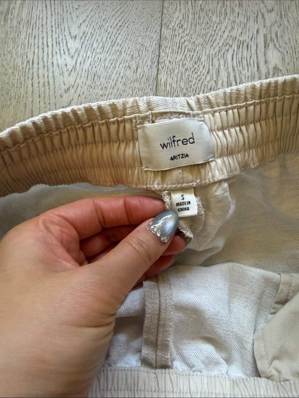 Aritzia Wide Leg Pants in Light Beige - Picture 4 of 16